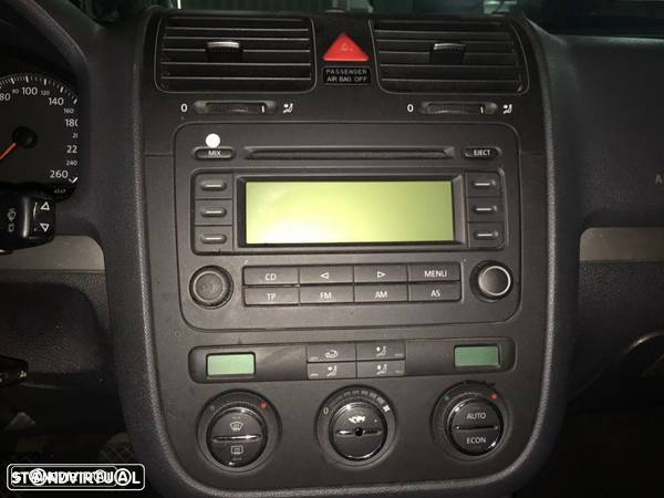 Volkswagen Golf 5 1.9 TDi 2009 para peças - 16