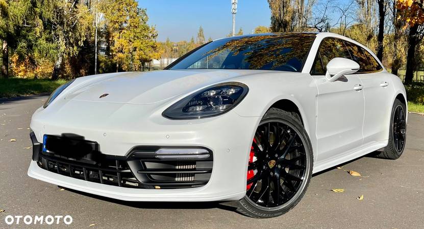 Porsche Panamera Turbo Sport Turismo - 4