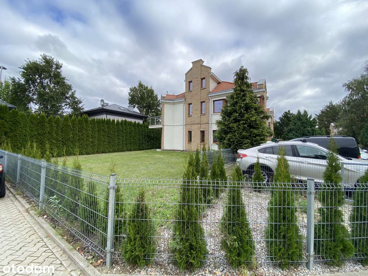 Komfortowy dom w zabudowie bliźniaczej z ogrodem - Wawer, ul. Ogórkowa - Pełny obrazek: 3/20