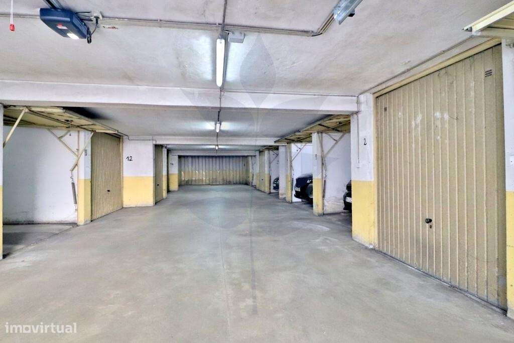 Apartamento T4 na freguesia de Lamaçães-32