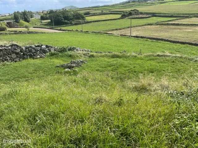 Terreno com grande frente para construção no Vale Farto - Praia da Vit - Grande imagem: 2/6
