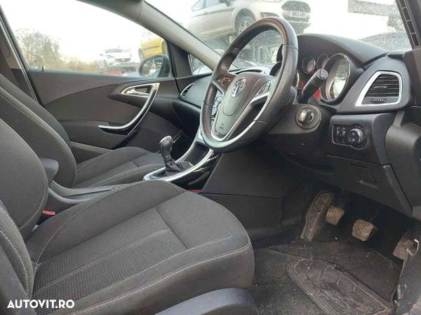 Usa stanga spate Opel Astra J 2011 HATCHBACK 1.4i A14XER - 6