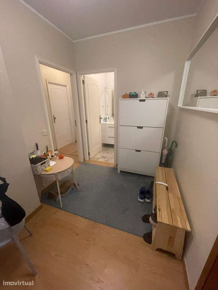 T2 com 2 casas de banho e vista urbana no Porto - Grande imagem: 2/9