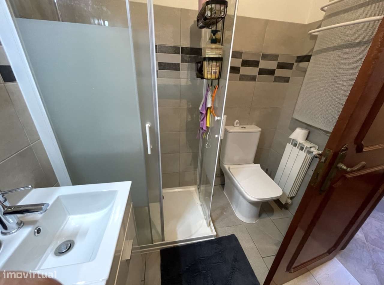 OPORTUNIDADE ÚNICA! Moradia T4 com Suite e Vista Desafogada .-12