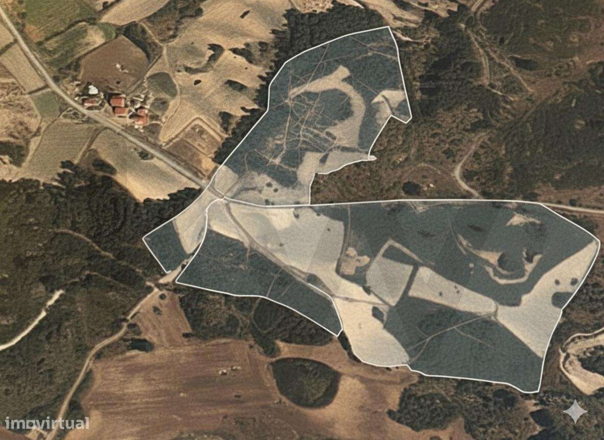 Quinta com casa para recuperar localizada na tranquila Aldeia de Quint - Grande imagem: 4/21