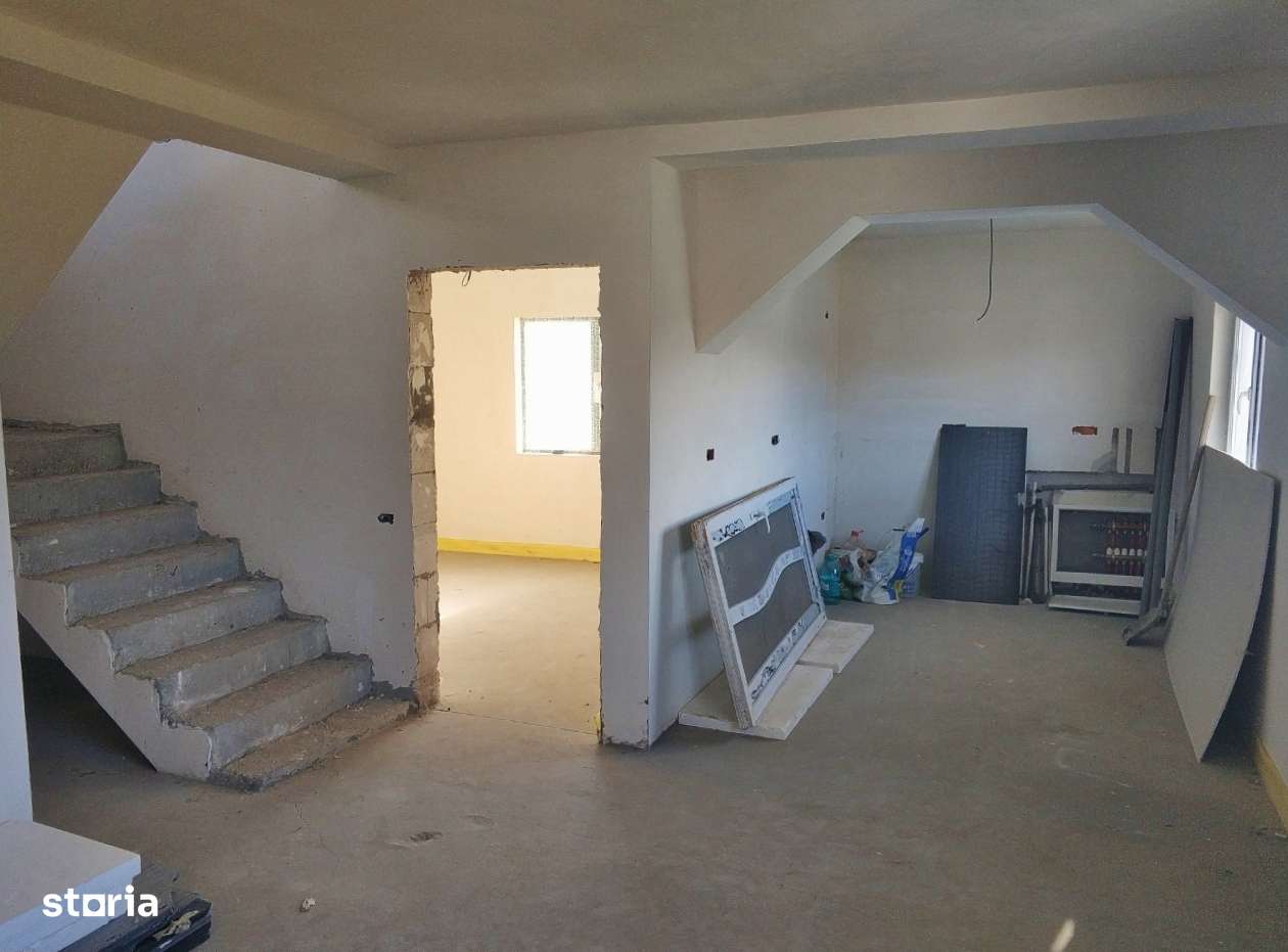 Vila P+1E+Pod noua, situata aproape de centru-2