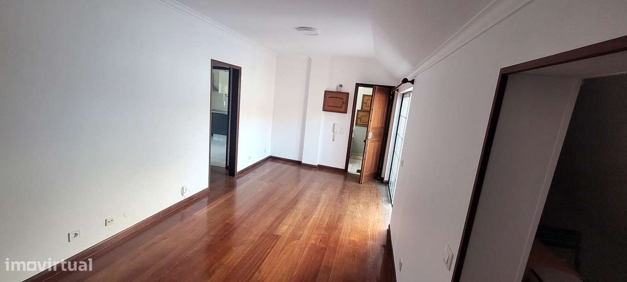 T1 com terraço e cozinha equipada em Belém - Grande imagem: 2/37