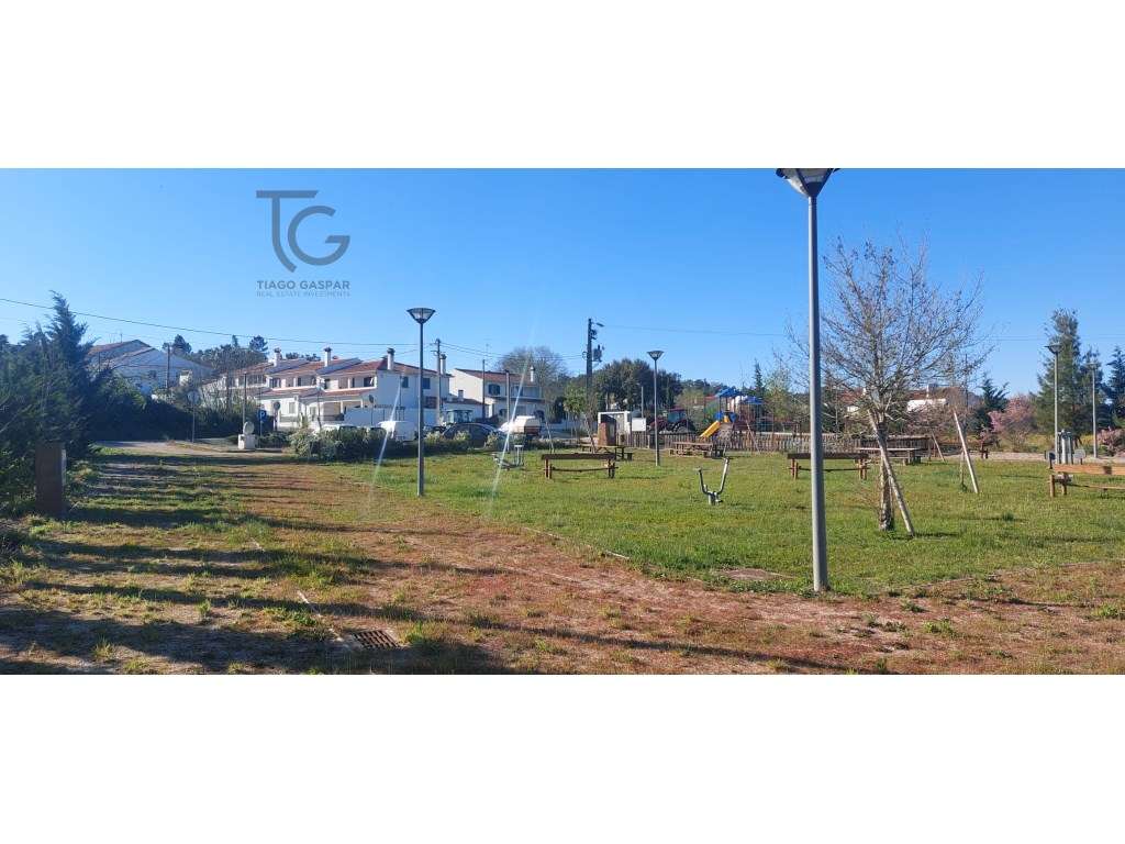 Moradia T4 Duplex Venda Gavião-9