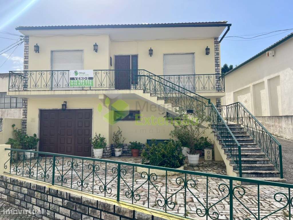 Moradia T3, com Terreno de 1080 m2, no Centro da Vila do Cadaval, c...-1