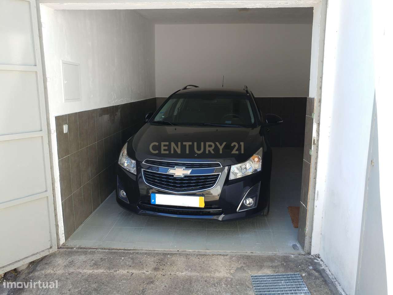 Garagem com 23 m2, 9 tomadas eléctricas, água e esgotos/espaço multi f - Grande imagem: 4/12