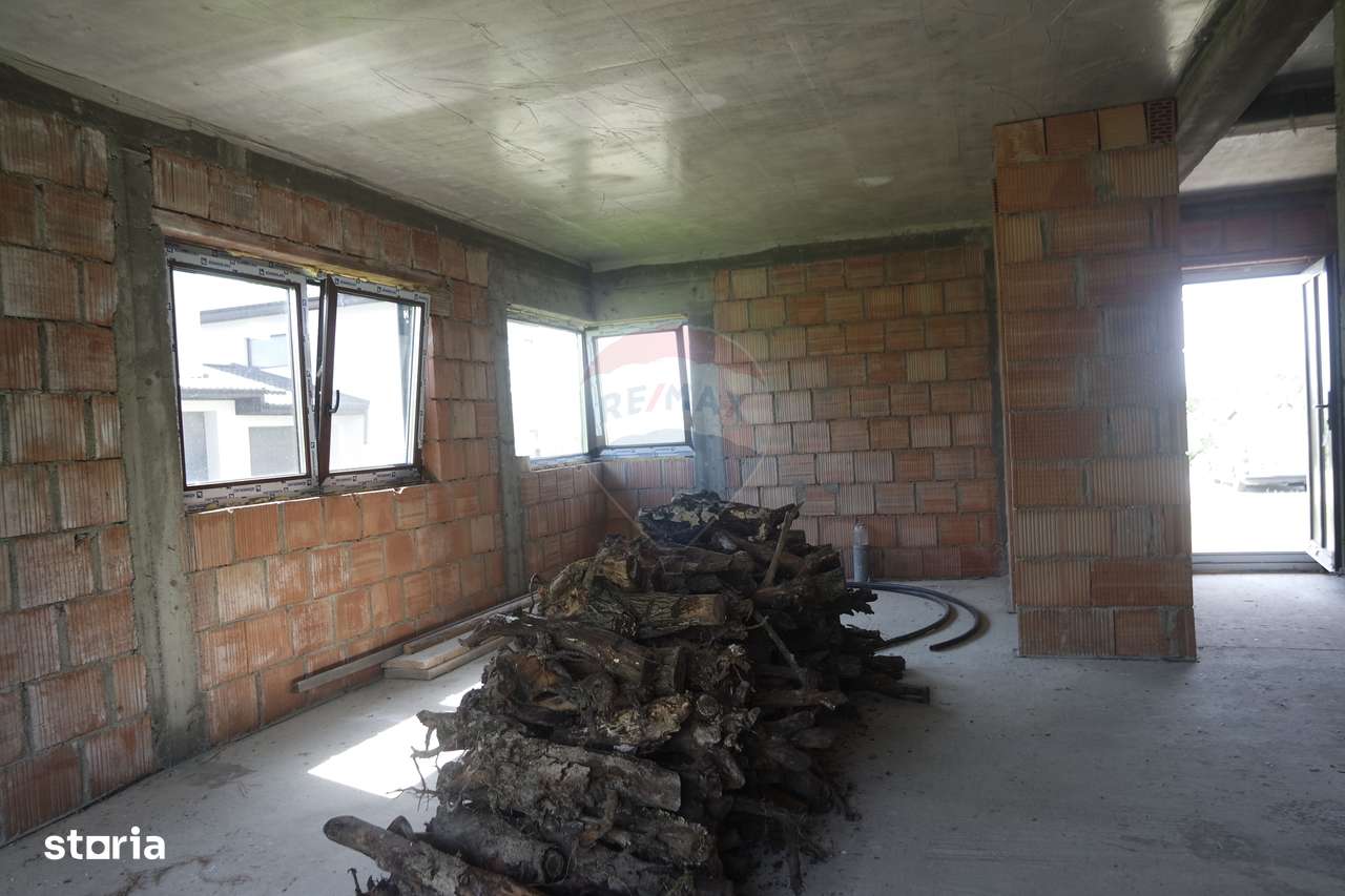 Casă de vânzare la rosu în Tăuții Măgherăuș-5