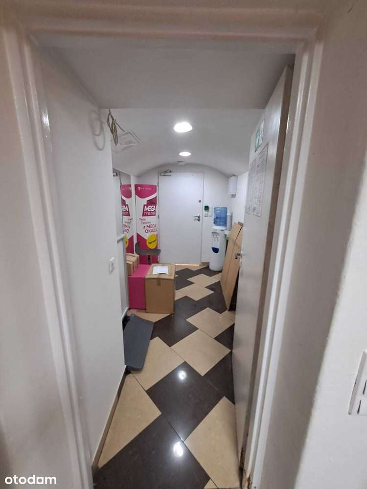 Na sprzedaż lokal usługowy w centrum Prudnika pow.71,40 m2-3