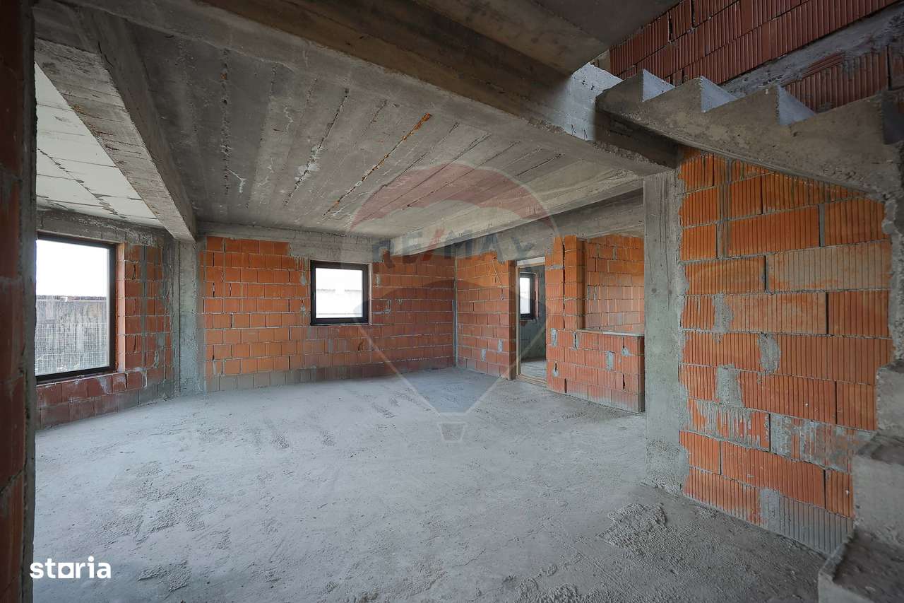 Casă cu 6 camere de vânzare -la roșu- în Gepiu, județul Bihor - Imagine principală: 4/14