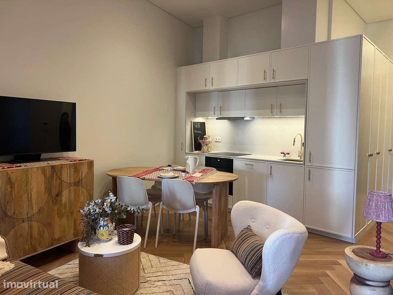 T0 luxuoso, mobilado e equipado, no centro-5