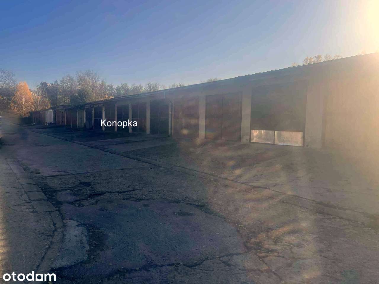 Murowany garaż z prądem, wodą i kanałem-4