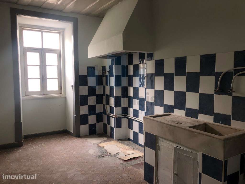 Vende-se Prédio numa das principais ruas da Baixa de Coimbra para r...-6