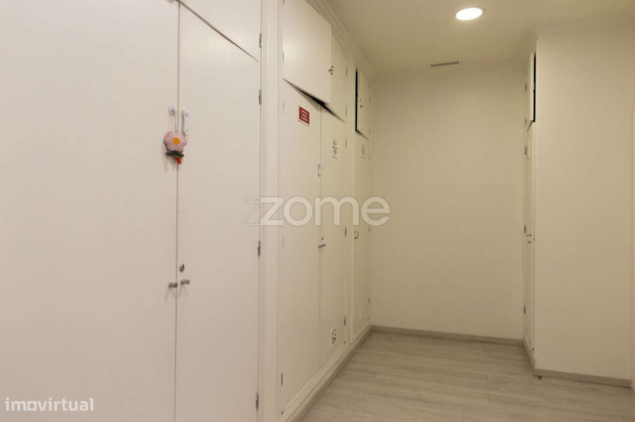 Trespasse de Loja Renovada na Rua da Boavista – Porto - Grande imagem: 3/15