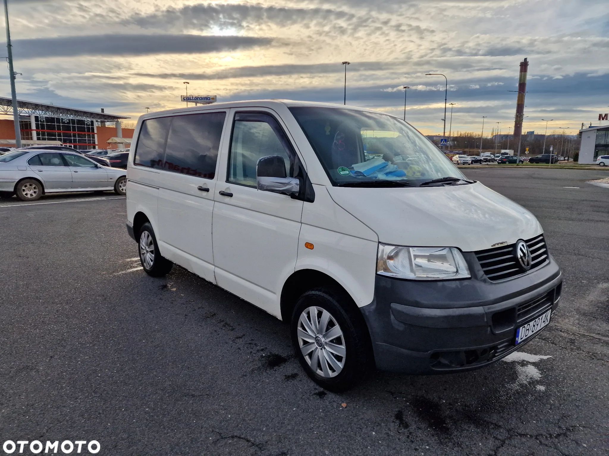 Volkswagen Transporter - 1