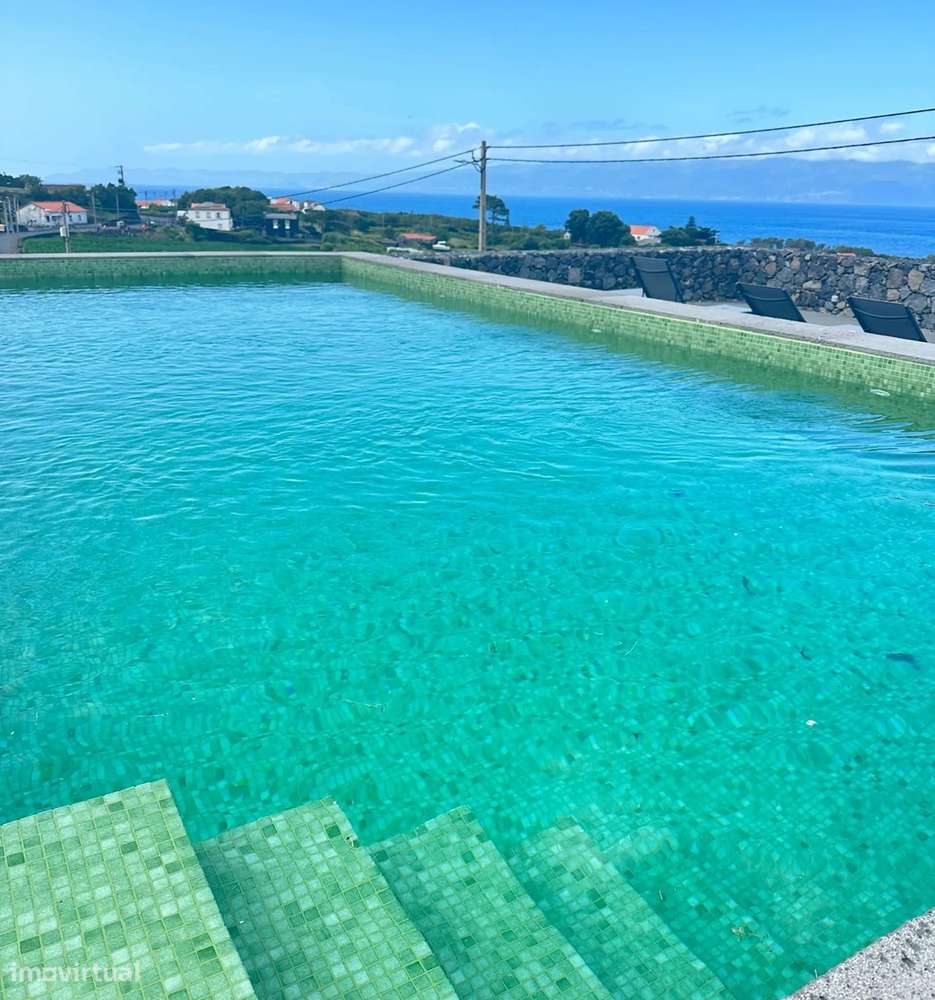 Moradia T3 contemporânea com jardim na Prainha, Ilha do Pico-5