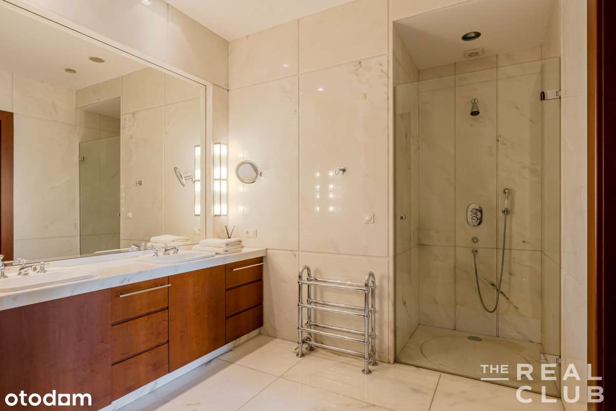 Unikatowy apartament przy Al. Róż z winniczką-8