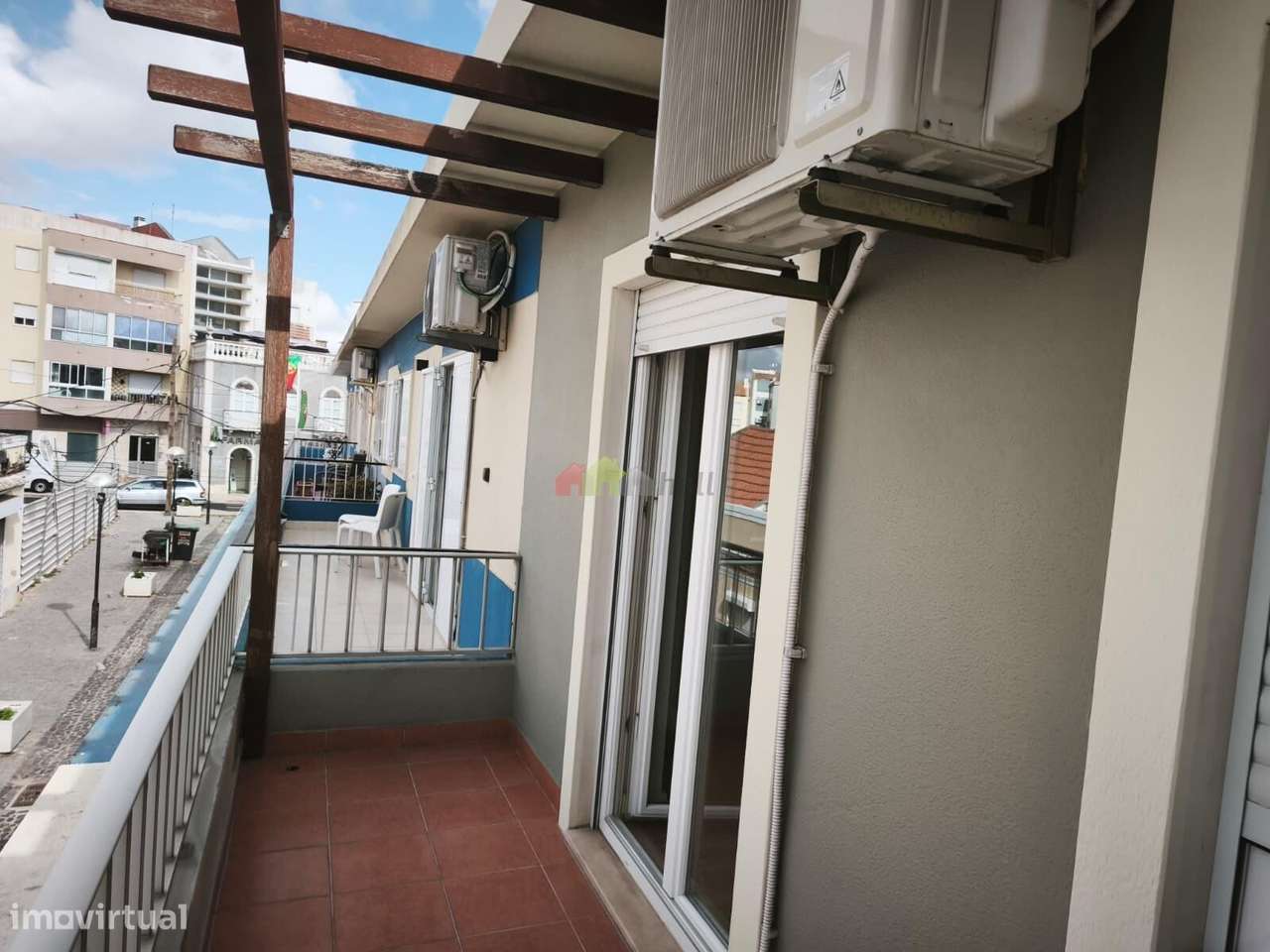 Moradia T4 com Piscina no Centro Alhos Vedros-35
