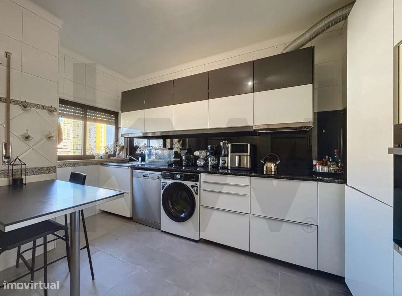 Apartamento T3  em Santarém – Amplas Áreas e Luz Natural - Grande imagem: 5/15