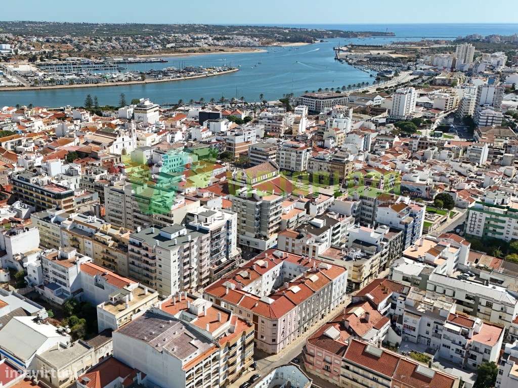 Apartamento T1 situado no centro de Portimão-12