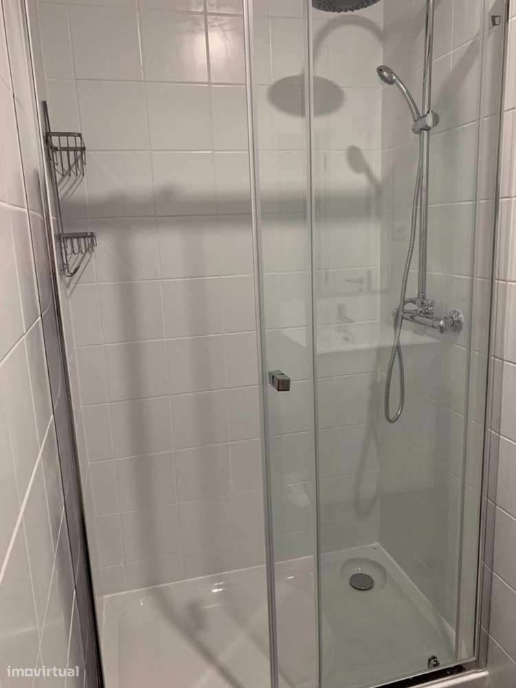 Quarto - localizado em Anjos Lisbon - Grande imagem: 3/12