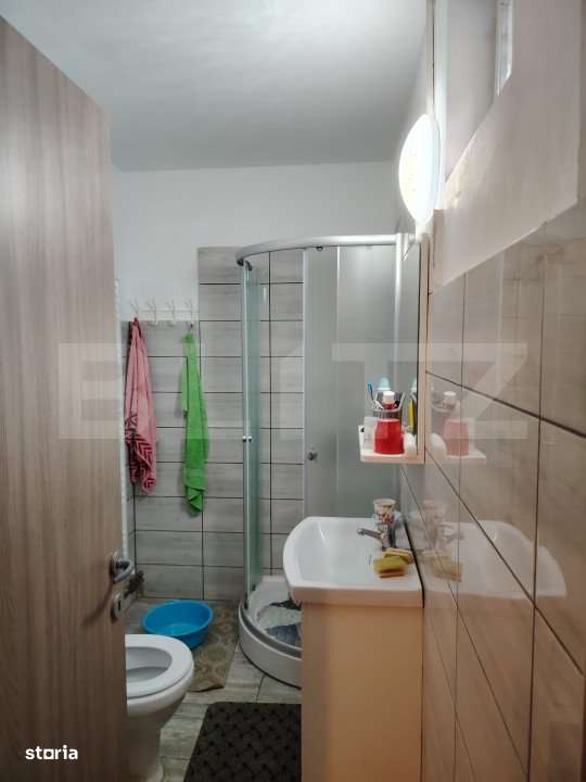 Proprietate cu 2 case in centrul localitatii Ogra - Imagine principală: 5/19