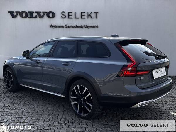 Volvo V90 Cross Country - 4