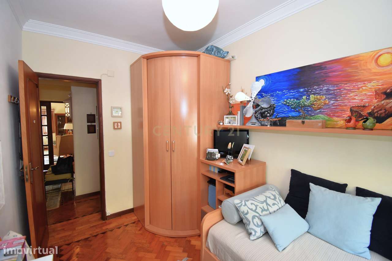 O Refúgio Perfeito entre o Mar e a Cidade. T3 Renovado na Costa da Cap-35