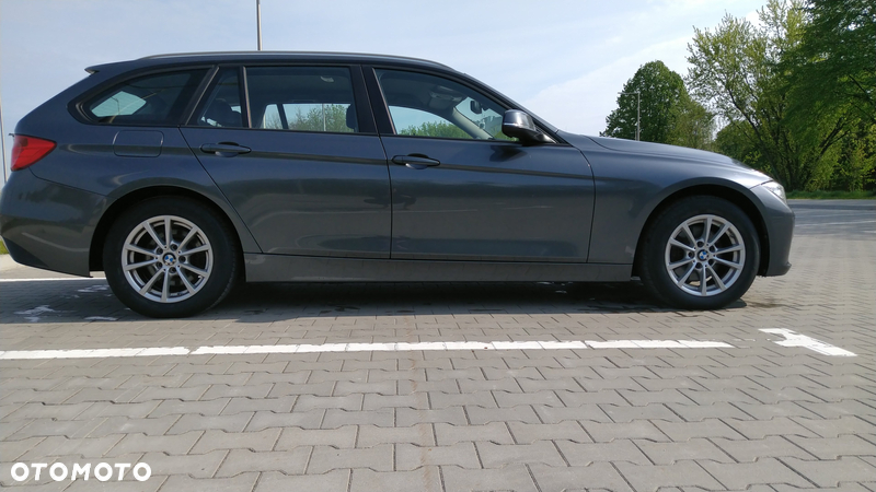 BMW Seria 3 320d Touring xDrive Sport-Aut Luxury Line - 16