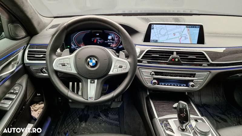 BMW Seria 7 730d xDrive MHEV - 15