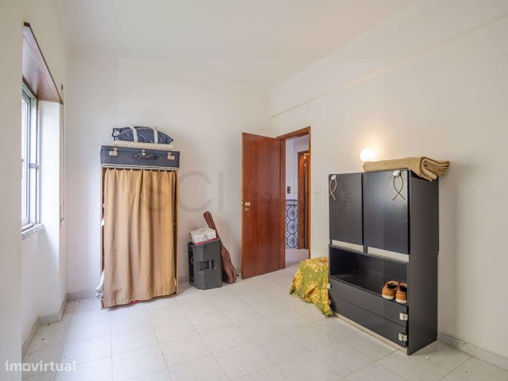 Moradia Térrea Isolada para Remodelar - Foros de Amora-11