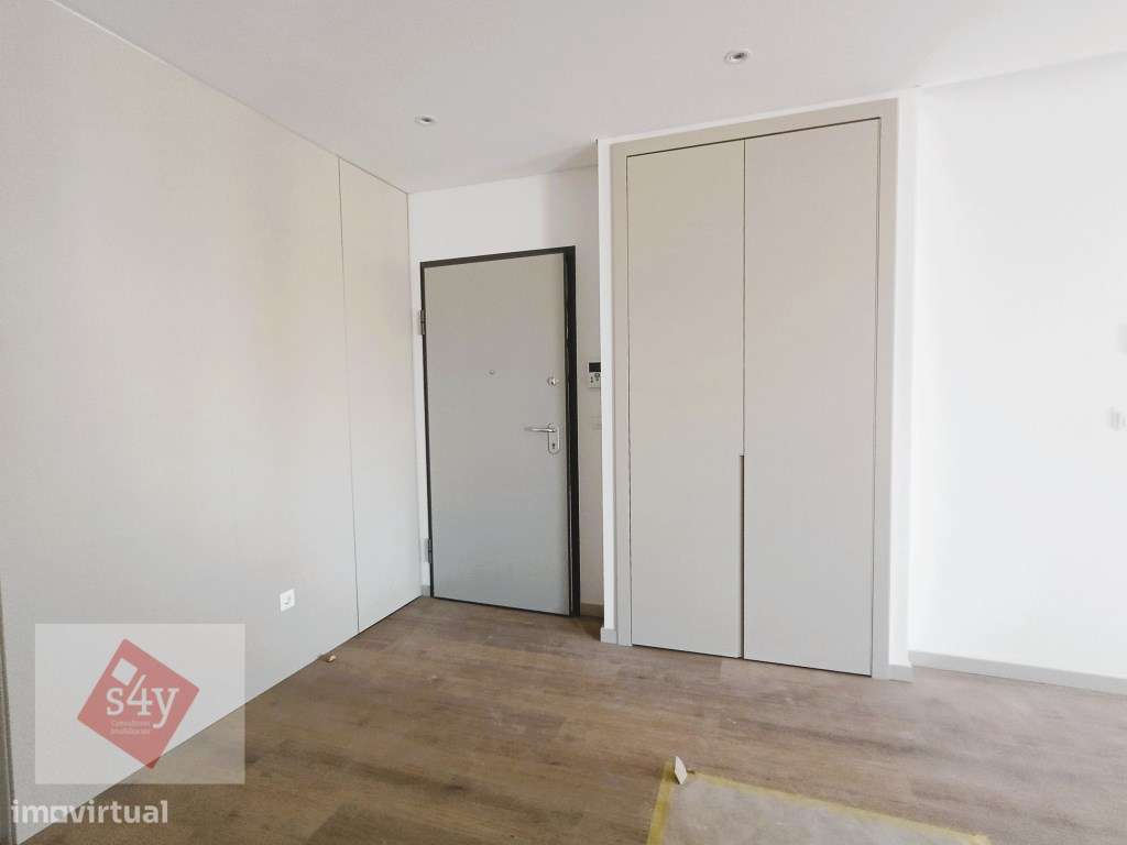 Dúplex com Terraço e Box - Novo - Montijo!-23