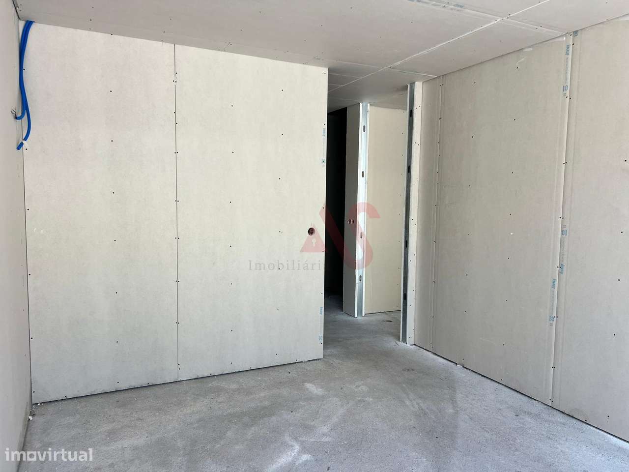 Moradia Térrea T3 com Piscina | Nova | Leitões, Guimarães-27