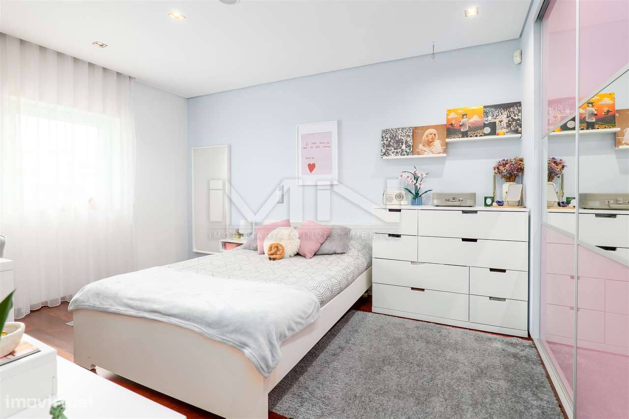 Moradia T3+1 - Exclusividade, Design e Conforto Superior-29