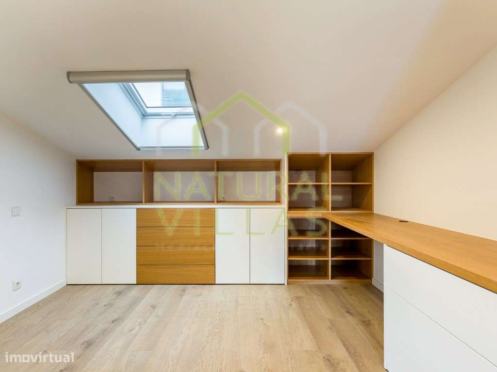 Moradia em Banda T2 Moderna junto à Baixa de Faro-11