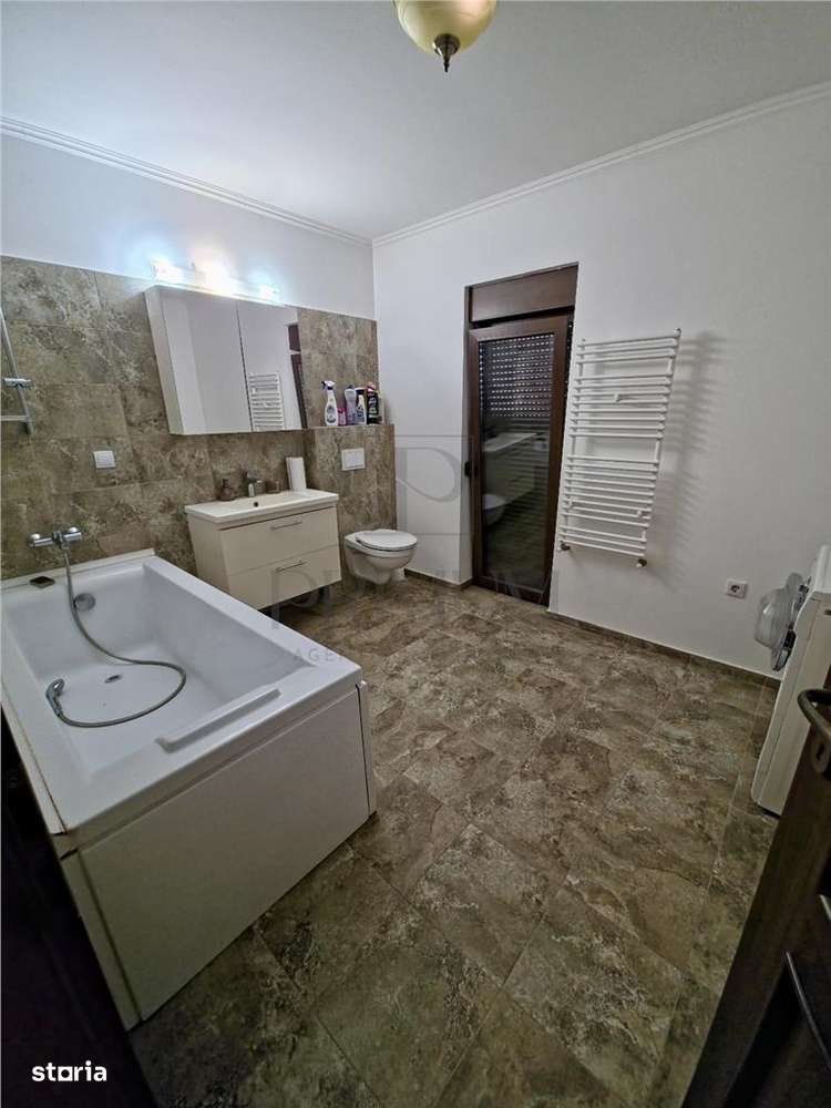 LUNEI - Duplex intreg - 2 Garaje - Teren 555 MP - Imagine principală: 5/10