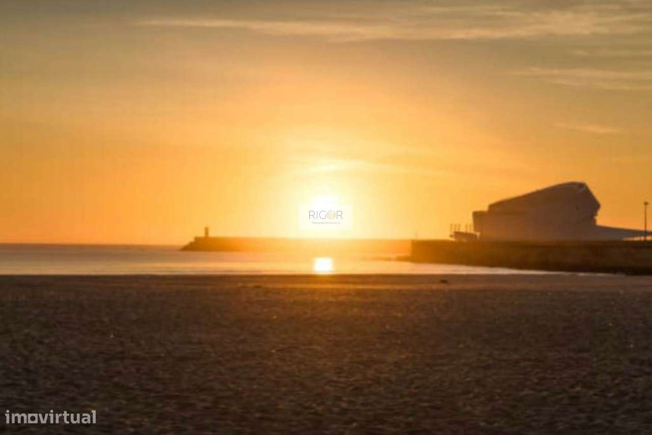Apartamento T2+1 com varanda na sala a sul em Matosinhos-19