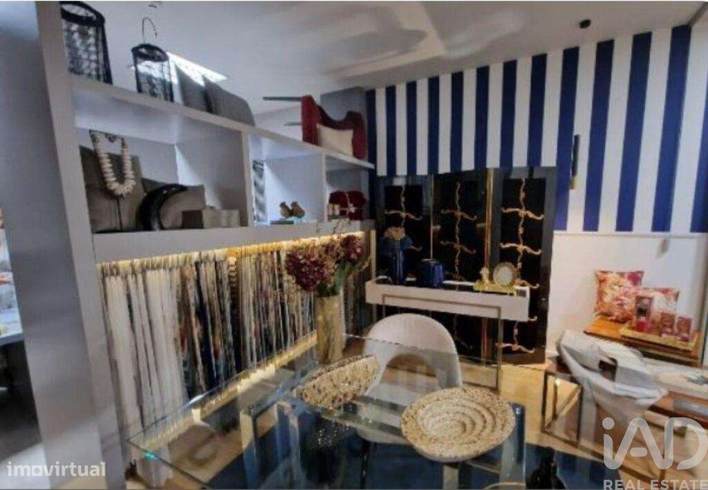 Loja / Estabelecimento Comercial em Fânzeres e São Pedro da Cova de 27 - Grande imagem: 2/2