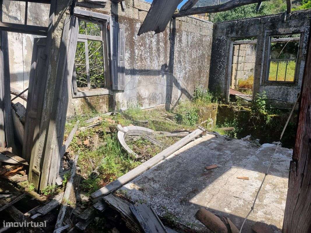 Moradia T13 para venda-19