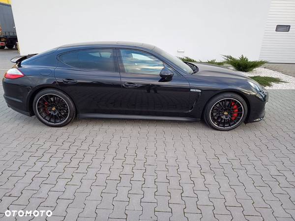 Porsche Panamera GTS PDK - 6