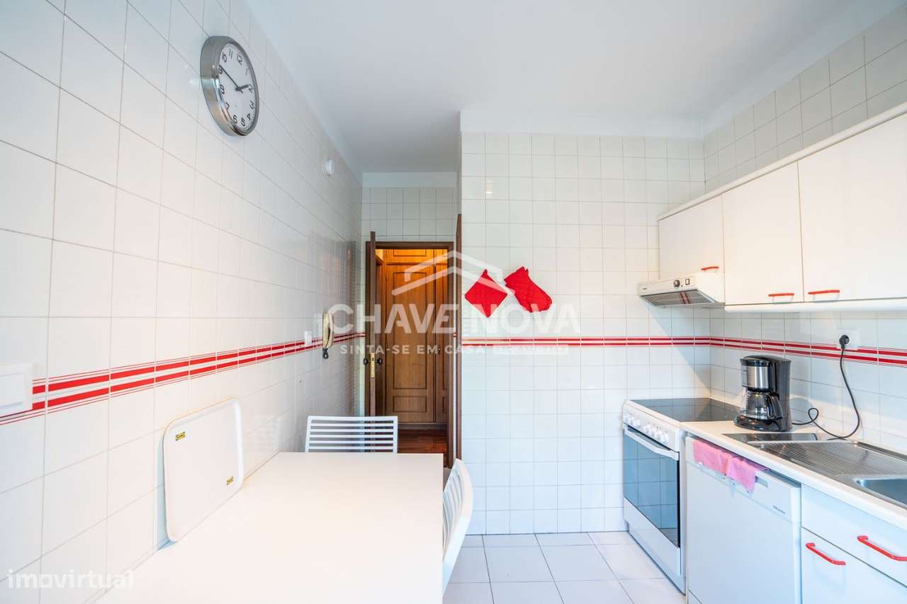 Apartamento T2 c/ Varanda e Garagem Matosinhos - Grande imagem: 3/19