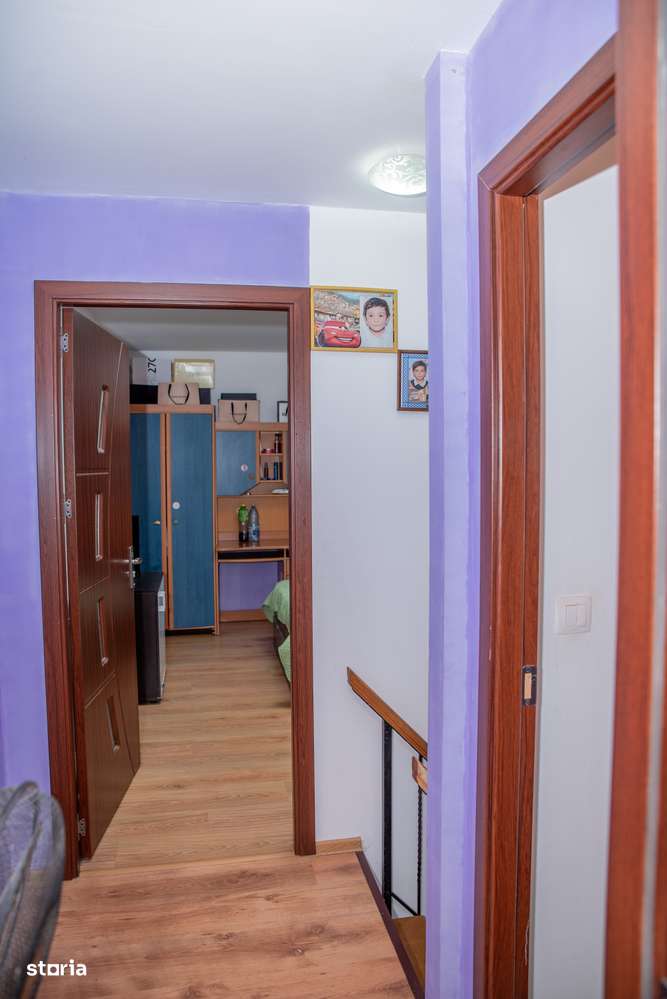 Apartament cu 3 camere în Apărătorii Patriei-13