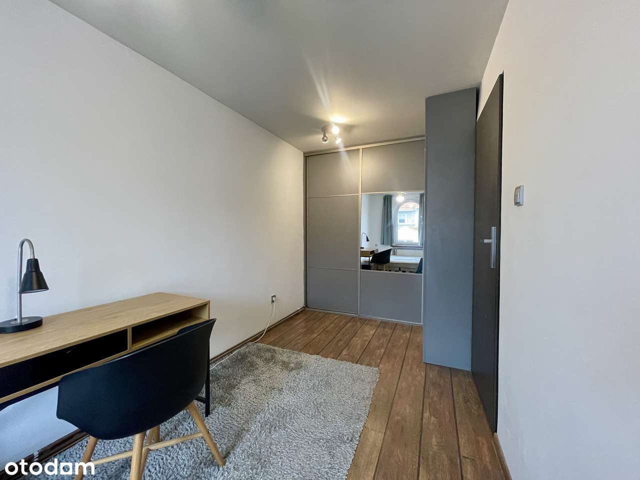 Duże, 2 pokoje, Osobna Kuchnia, Klimatyzacja, Od zaraz - Pełny obrazek: 5/10