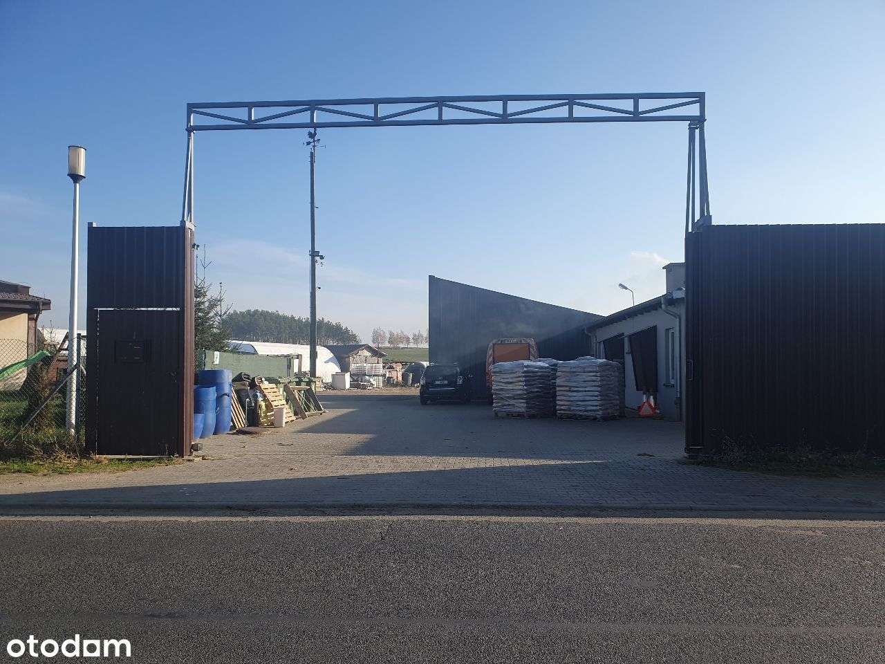 Działka z pełną infrastrukturą produkcyjną-5