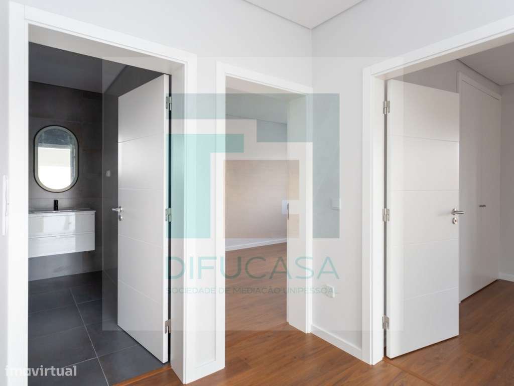 Moradia T3 com 2 Suítes e Pérgula de Estacionamento-11