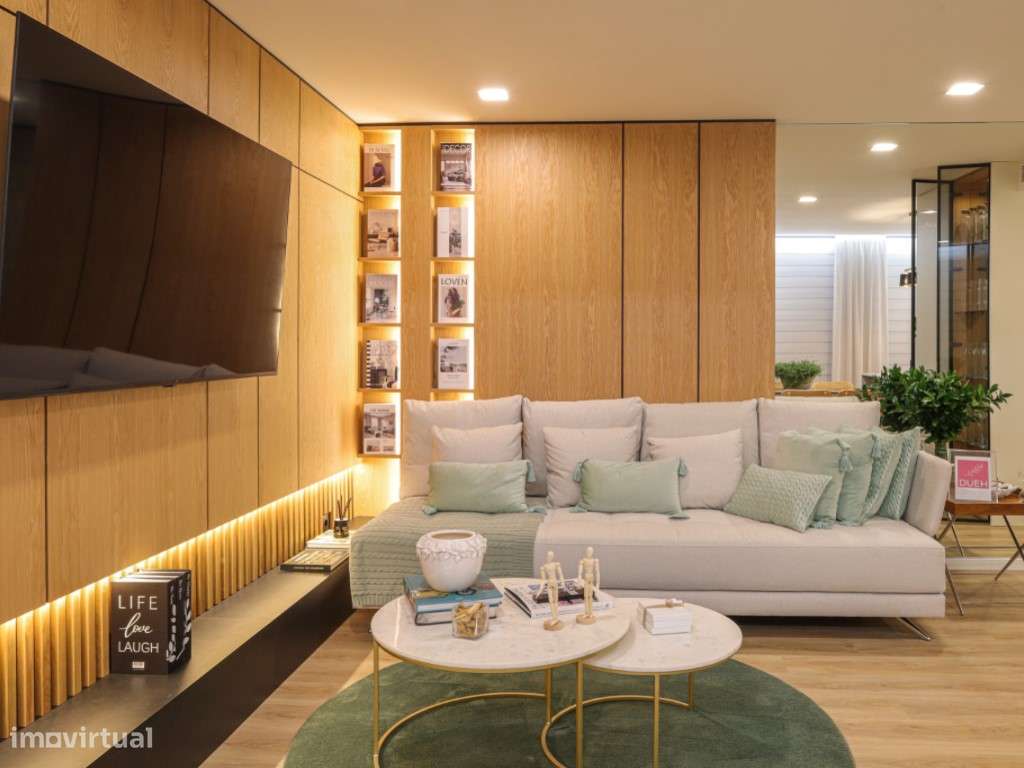 Apartamento T2 com Lugares de Garagem em Aveiro - Grande imagem: 2/27