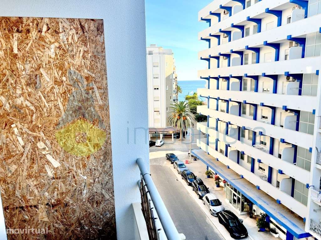 Apartamento T1 em 2º linha de praia a apenas 2 minutos a pé da praia!-12